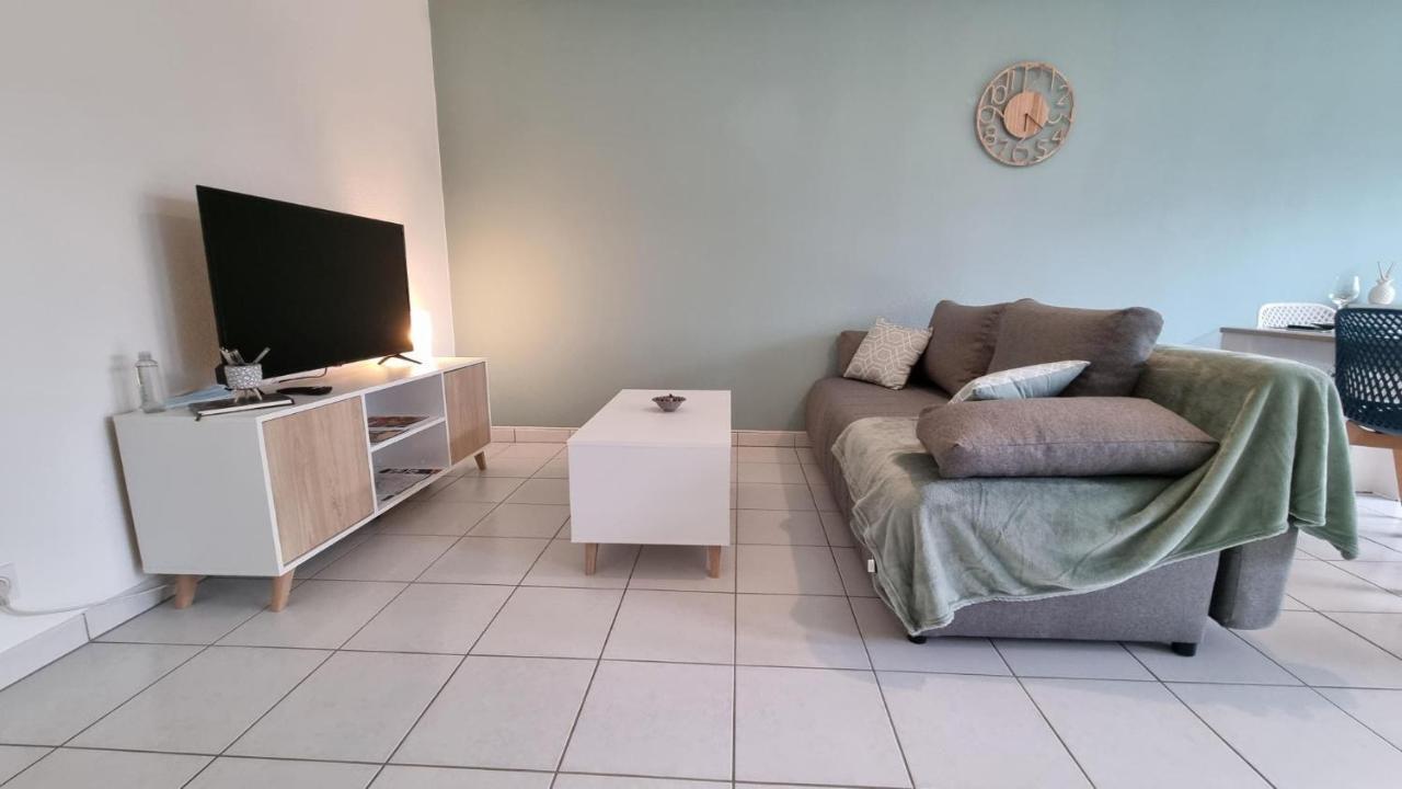 Appartement Beau T2 bien équipé au calme ! à Saint-Pierre-du-Mont  Extérieur photo